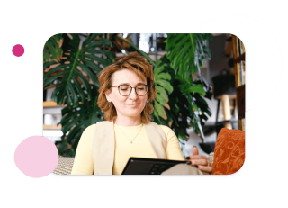 women with glasses reading